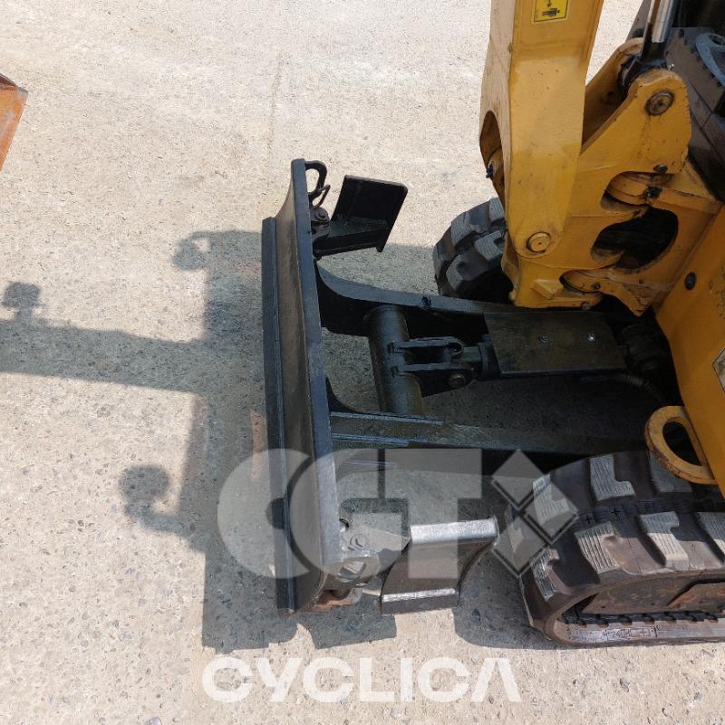 Bageri guseničari  301.7 JH702### - 9