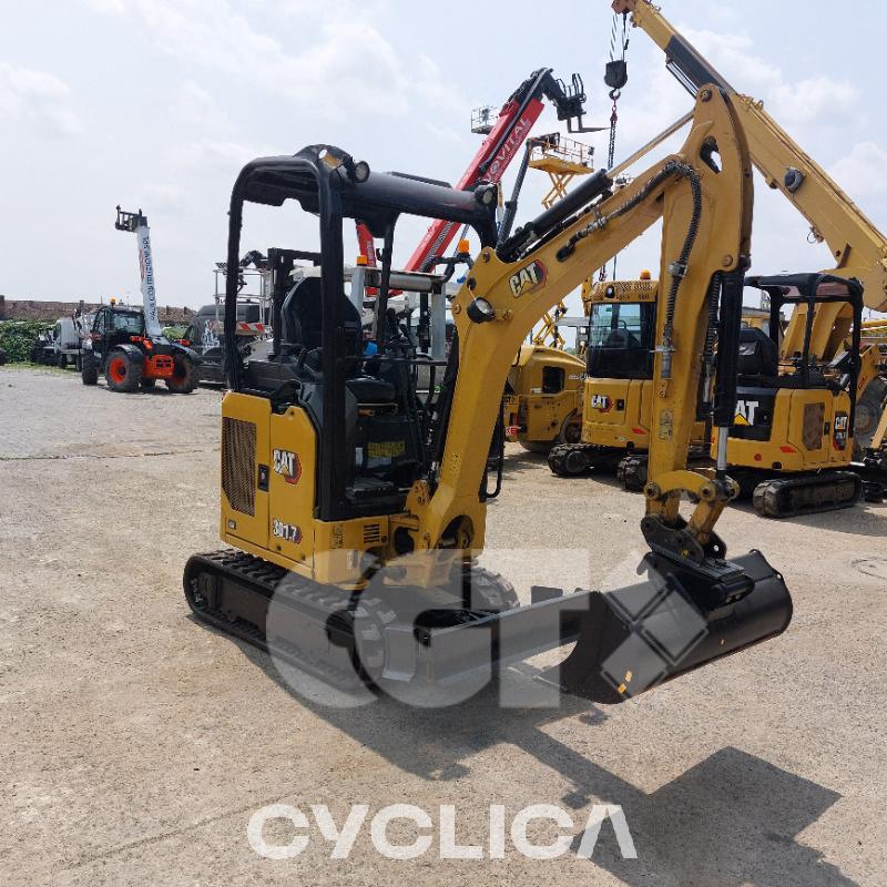 Bageri guseničari  301.7 JH702### - 3
