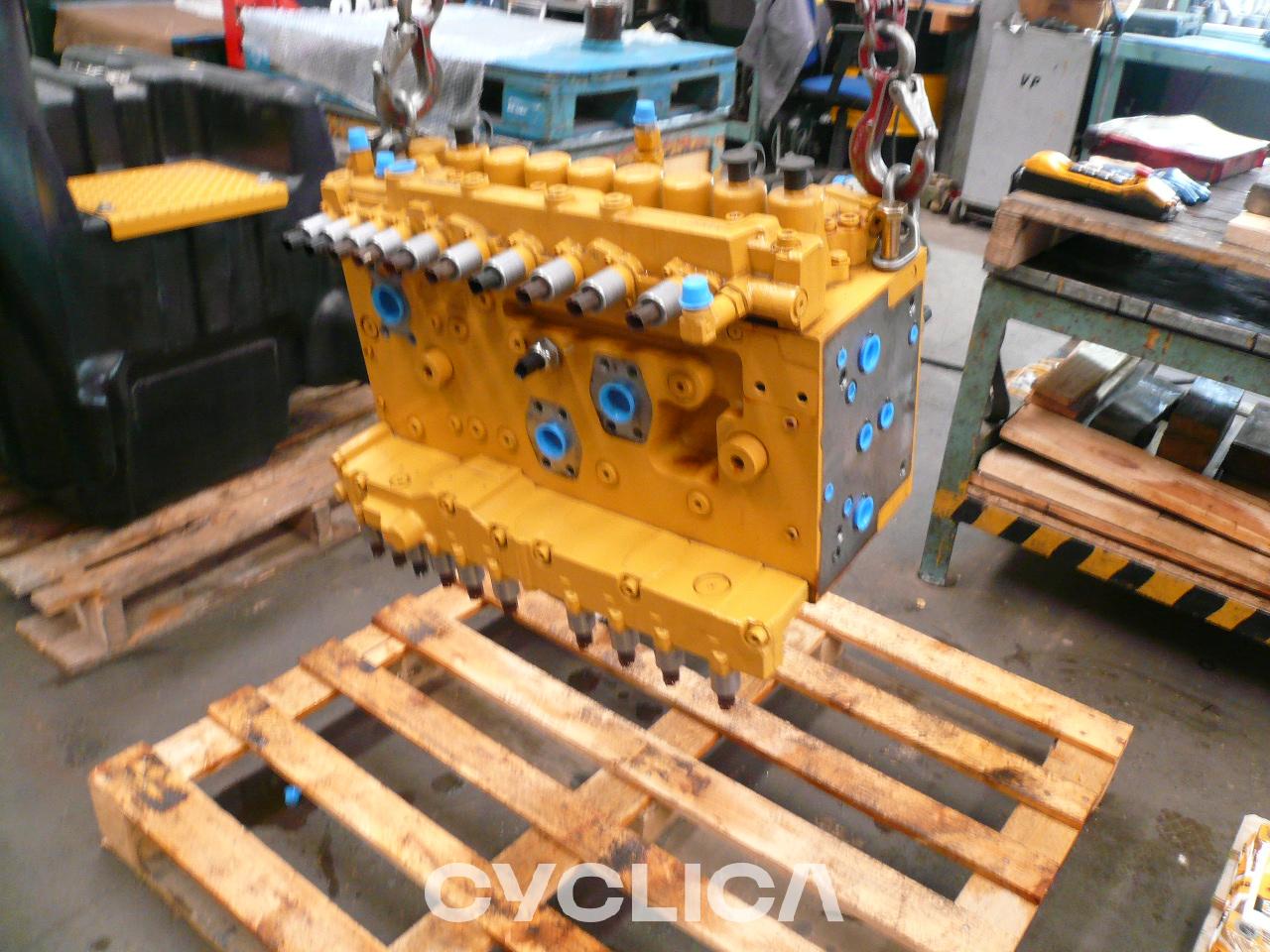 Hydraulic  323L 5168628 - 3