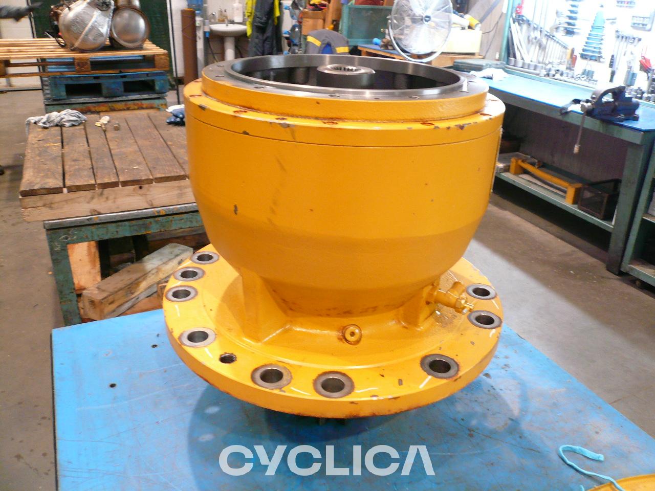 Grupe fuqie  323L 5367292 - 1
