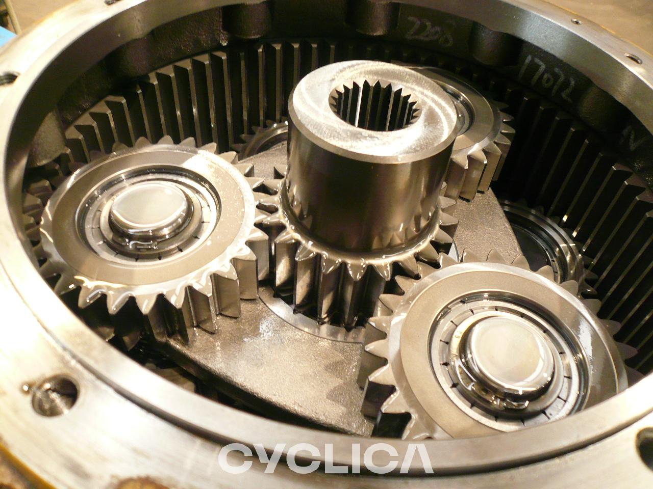 Grupe fuqie  323L 5367292 - 2