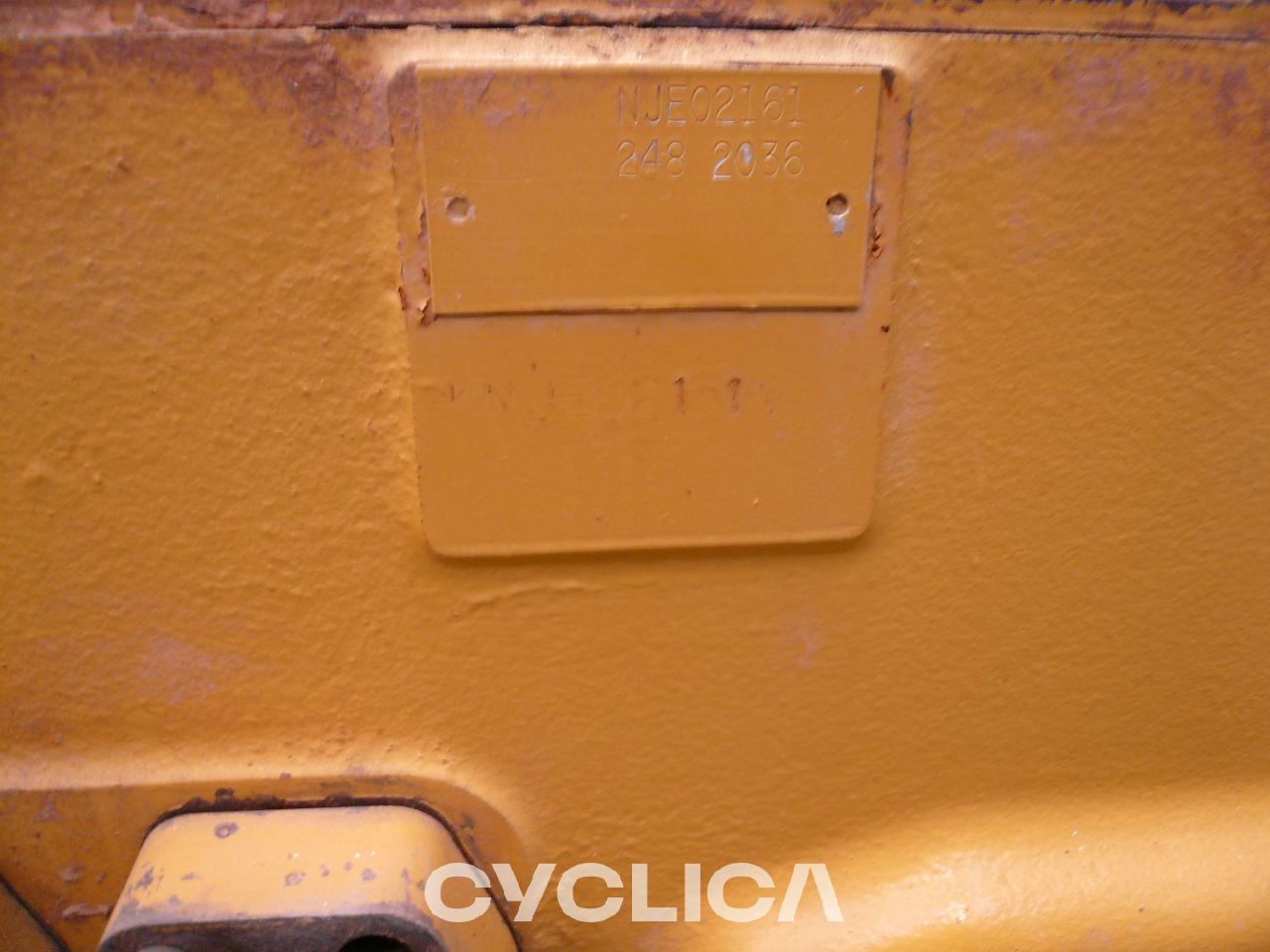 Grupe fuqie  773F 2482036 - 3