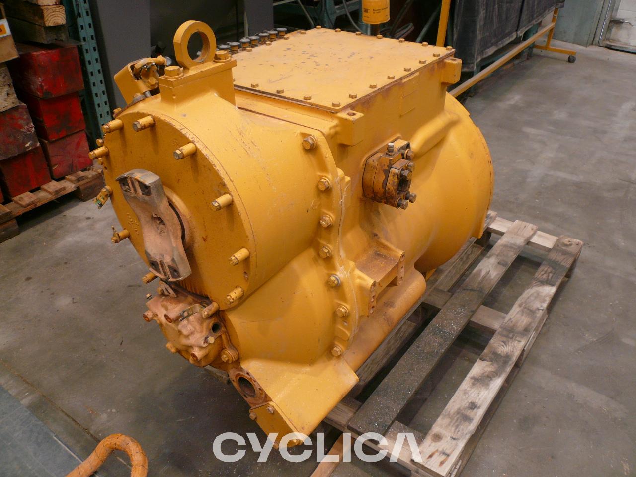 Grupe fuqie  773F 2482036 - 1