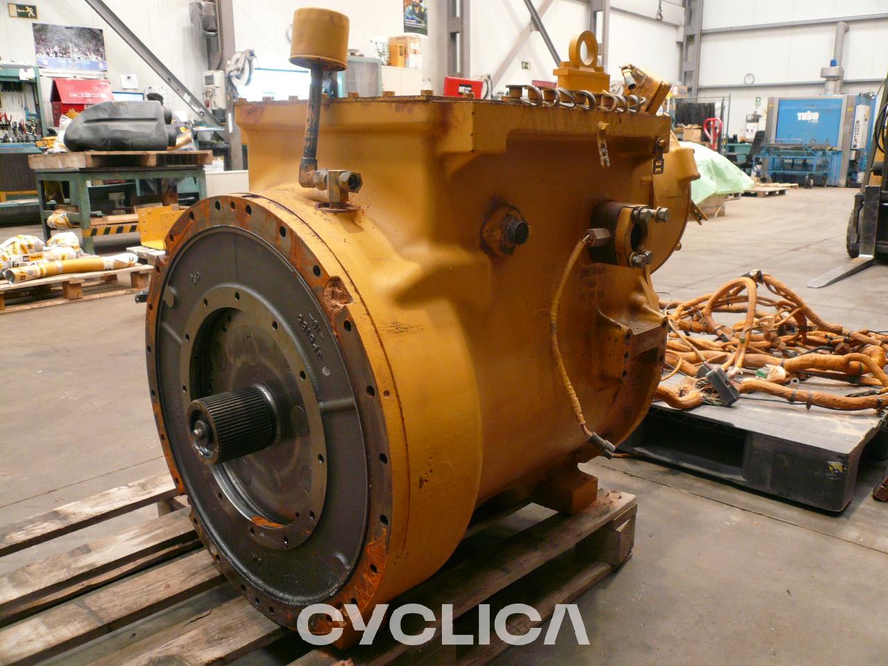 Grupe fuqie  773F 2482036 - 2