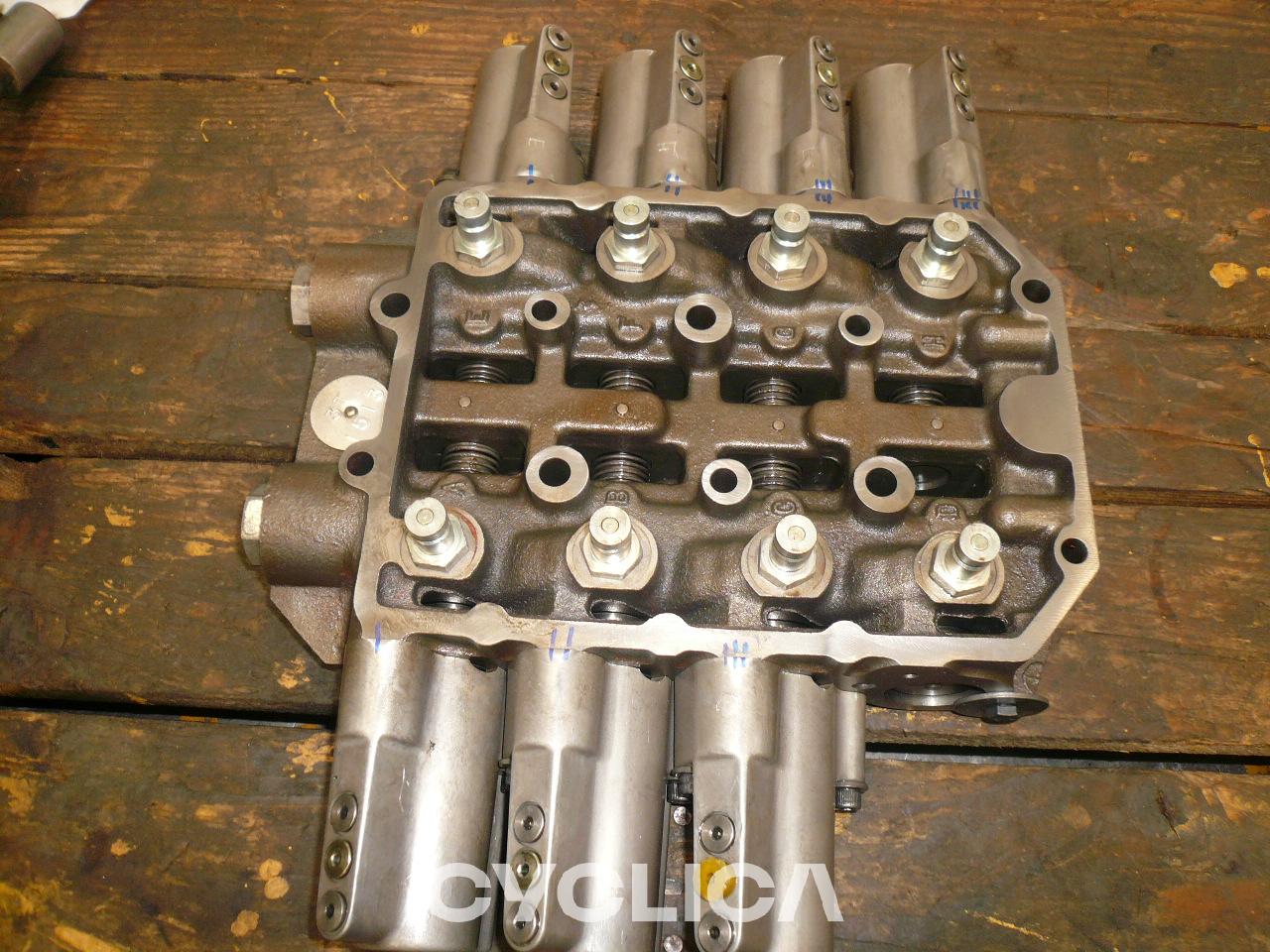 Hidravlični deli  773B 3T1513 - 2