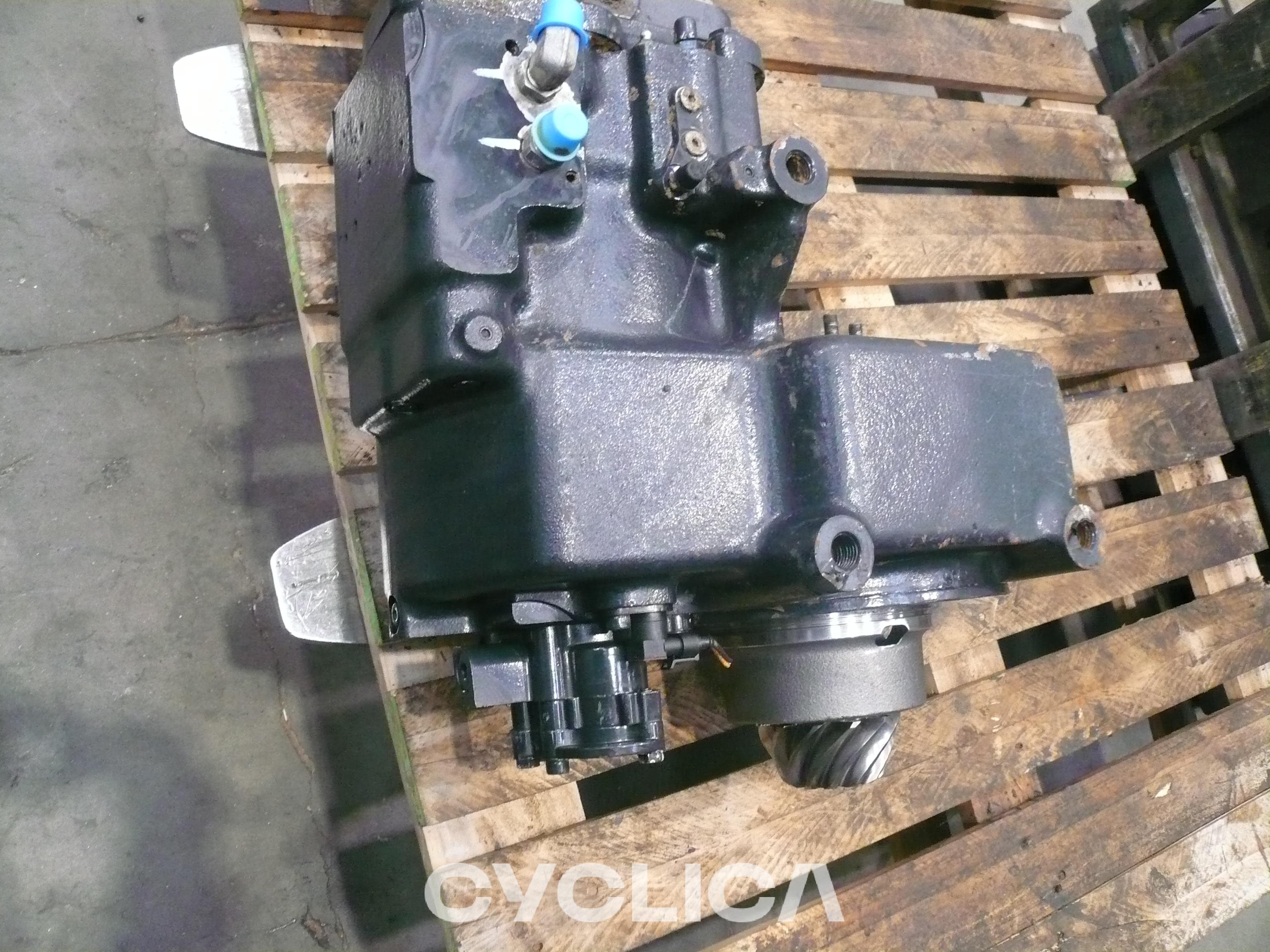Pogonski sklop  M322D 2374546 - 1