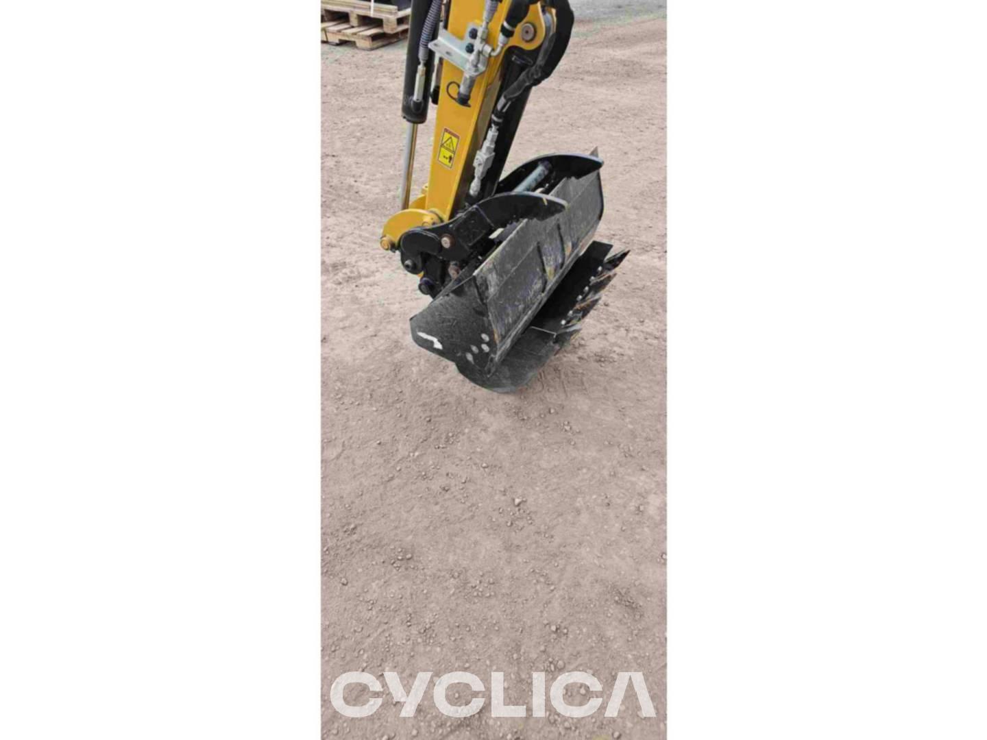 Crawler excavators  302 05A CR RHM05446 - 12