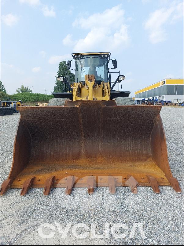 Utovarivači  972M XE R1Z00### - 3