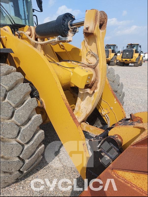 Utovarivači  972M XE R1Z00### - 9