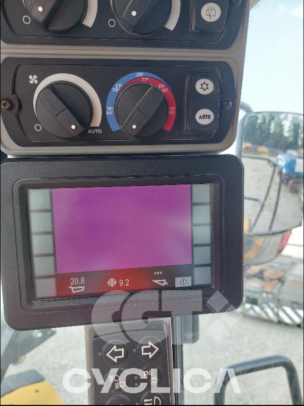 Utovarivači  972M XE R1Z00### - 17