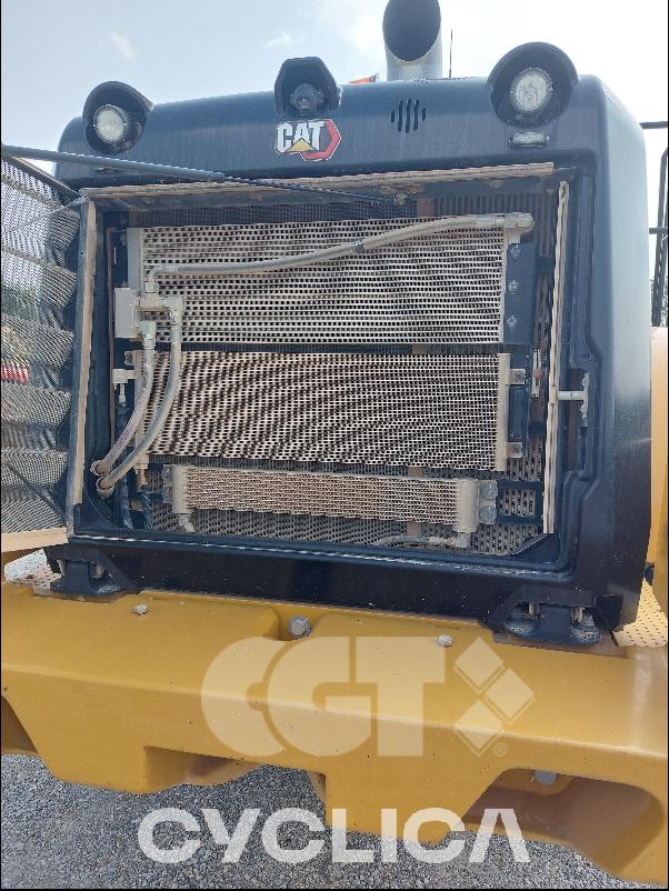 Utovarivači  972M XE R1Z00### - 20