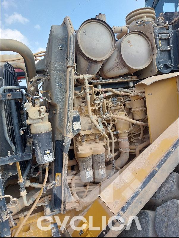 Utovarivači  972M XE R1Z00### - 22