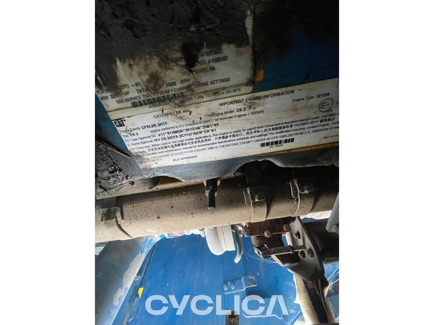 Utovarivači  972M JPR00813 - 8