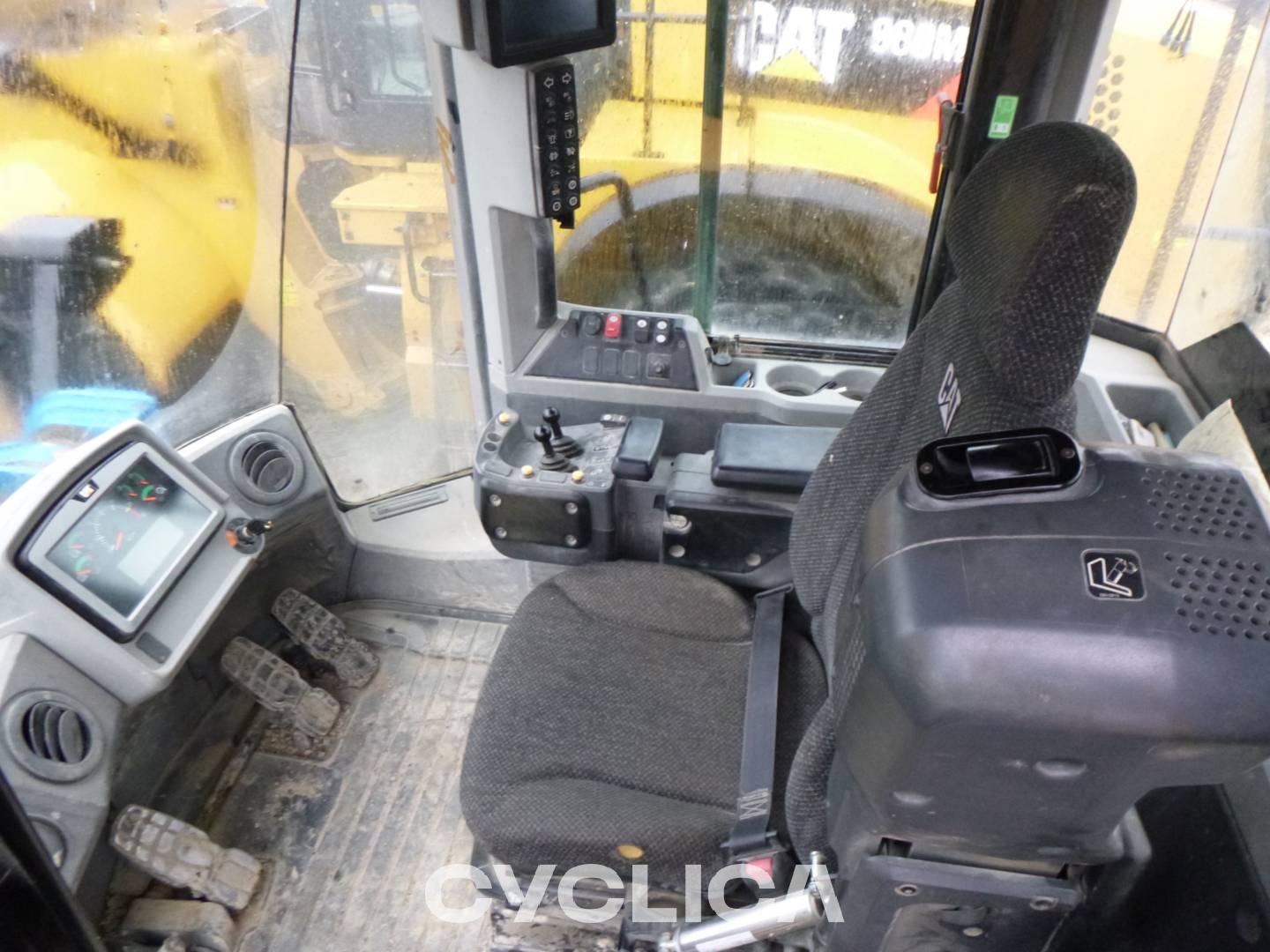 Utovarivači  972M JPR00813 - 26