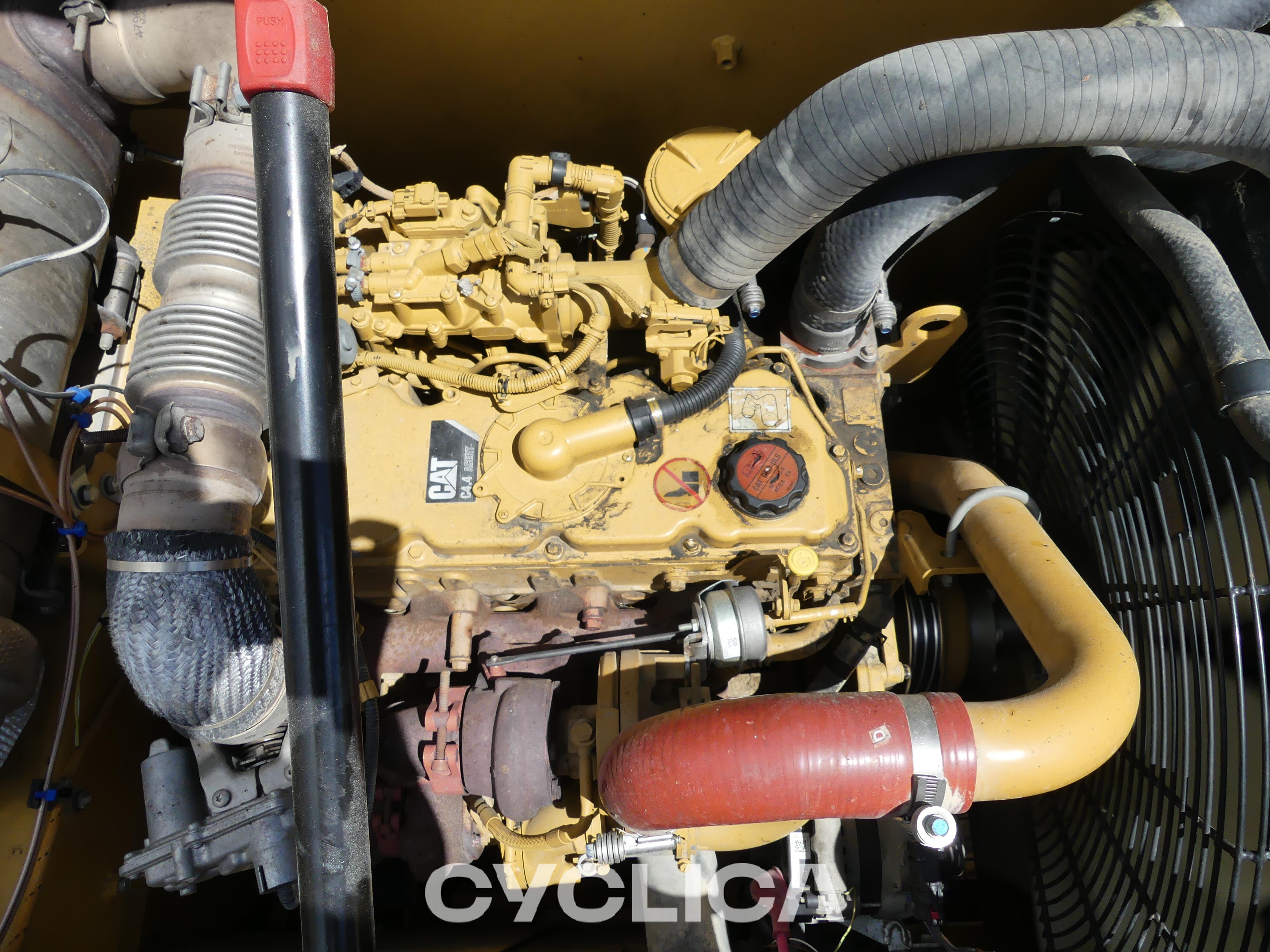 Bageri guseničari  323F MFY20283 - 14