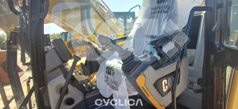 Bageri gusjeničari  330 GC TML10026 - 11