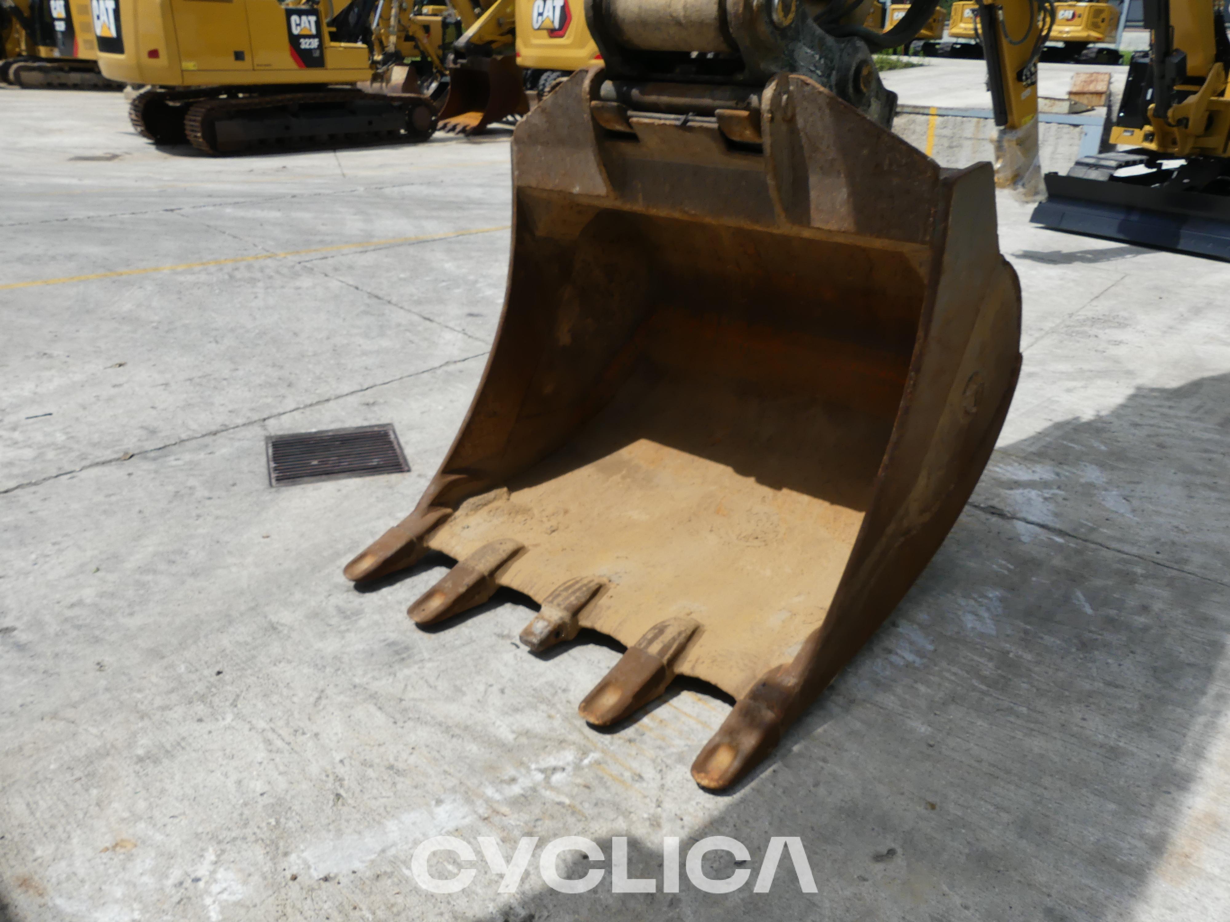 Pelles sur chenilles  336-07A WFF00167 - 15