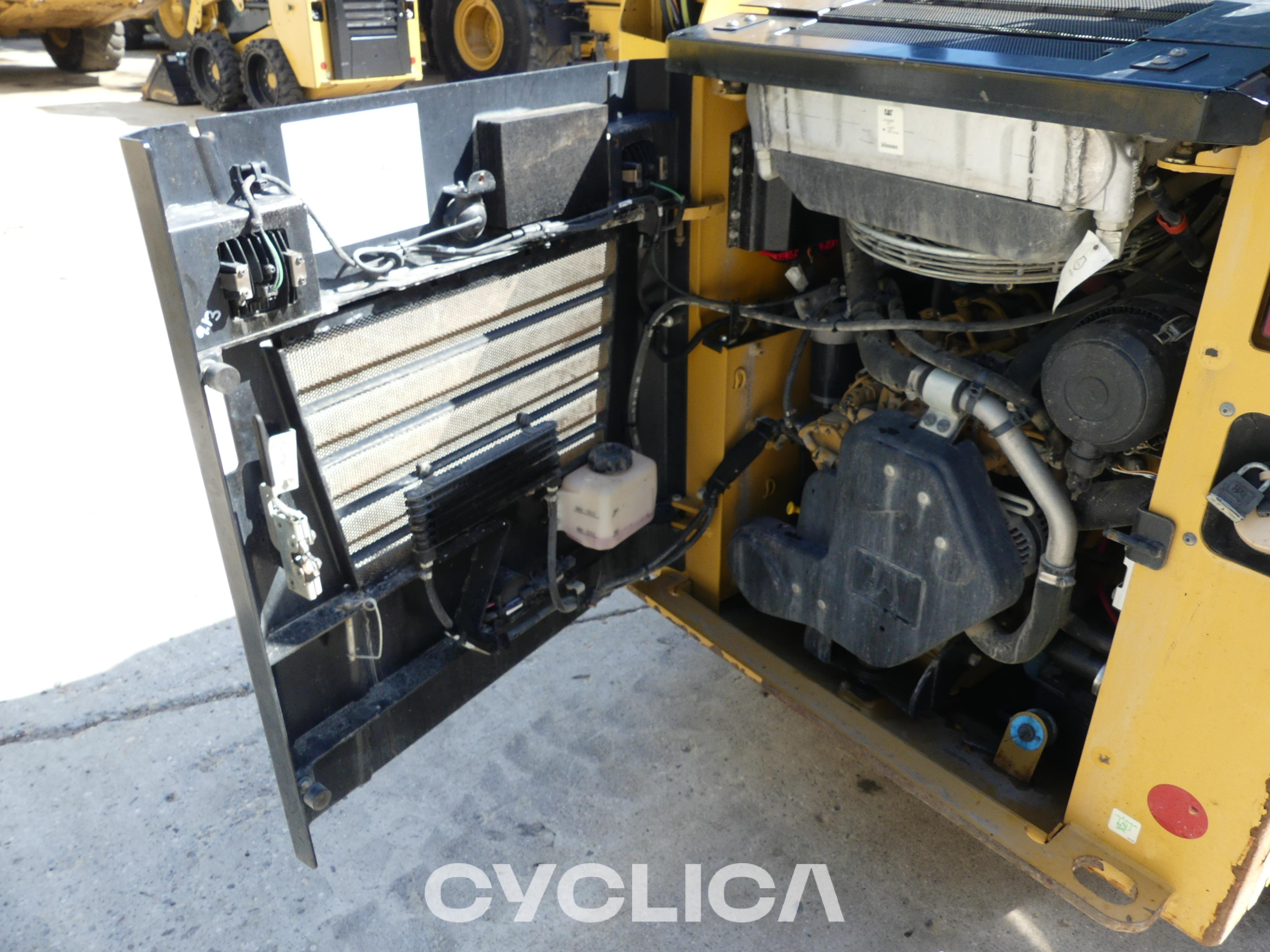 Chargeuses compactes  226D HRD02460 - 9