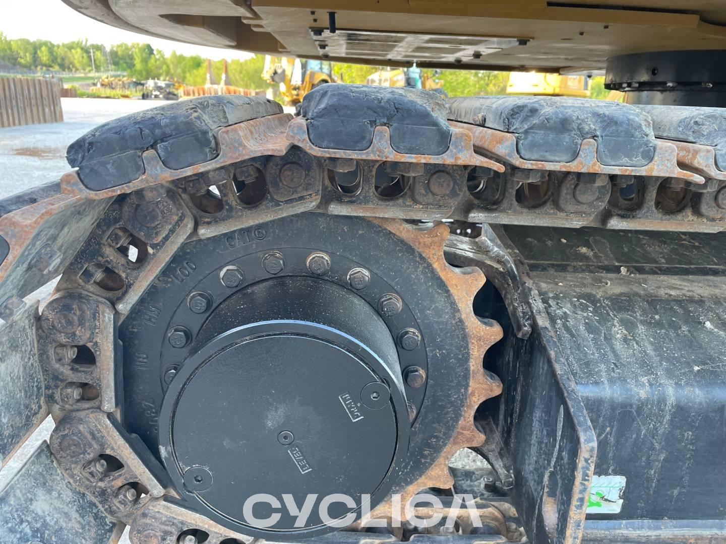 Crawler excavators  31007 GWT02137 - 28