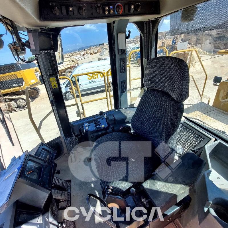 Utovarivači  988H BXY04043 - 15