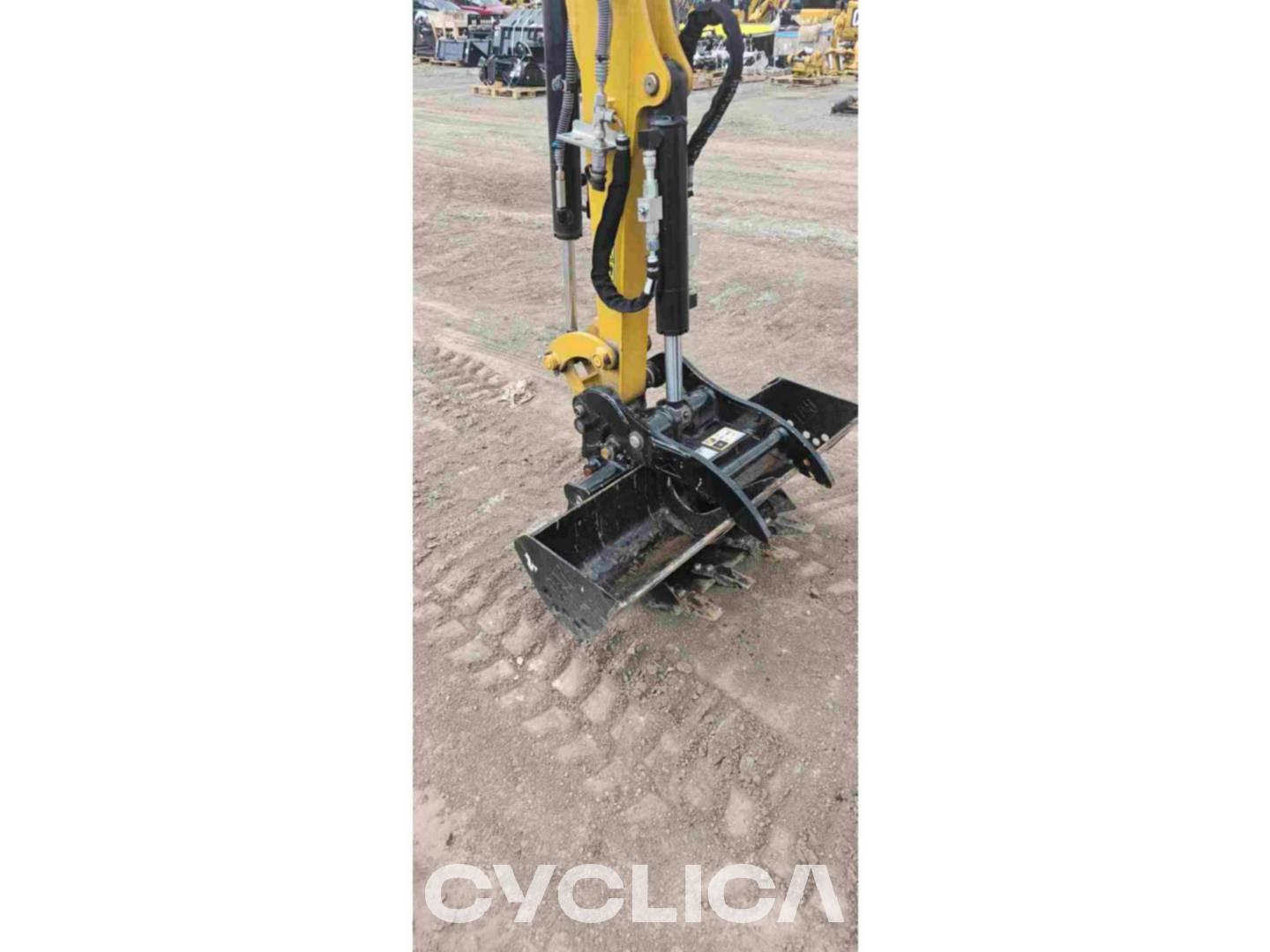 Pelles sur chenilles  302 05A CR RHM05863 - 12