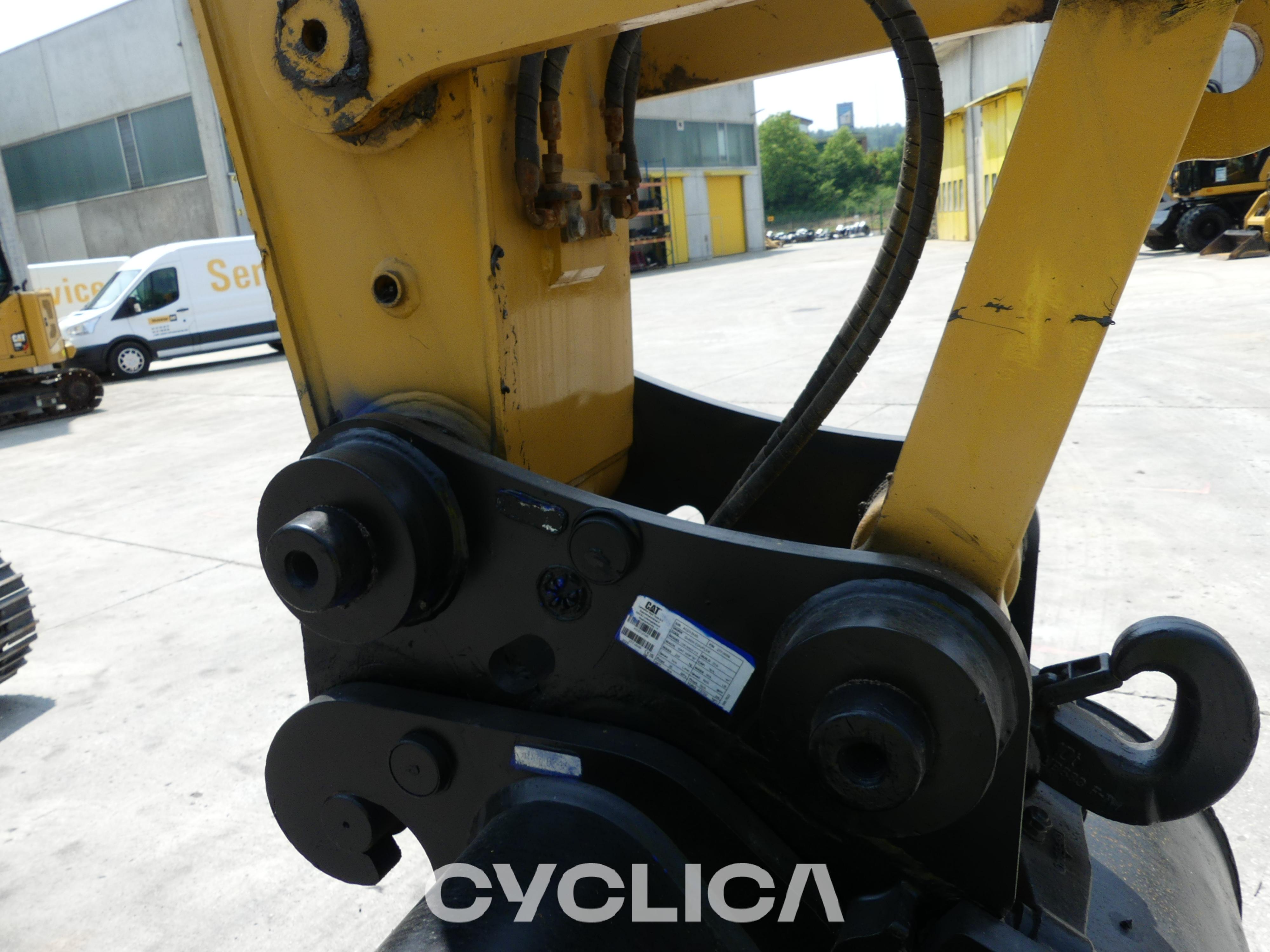 Bageri gusjeničari  320GC LN YTF10095 - 18