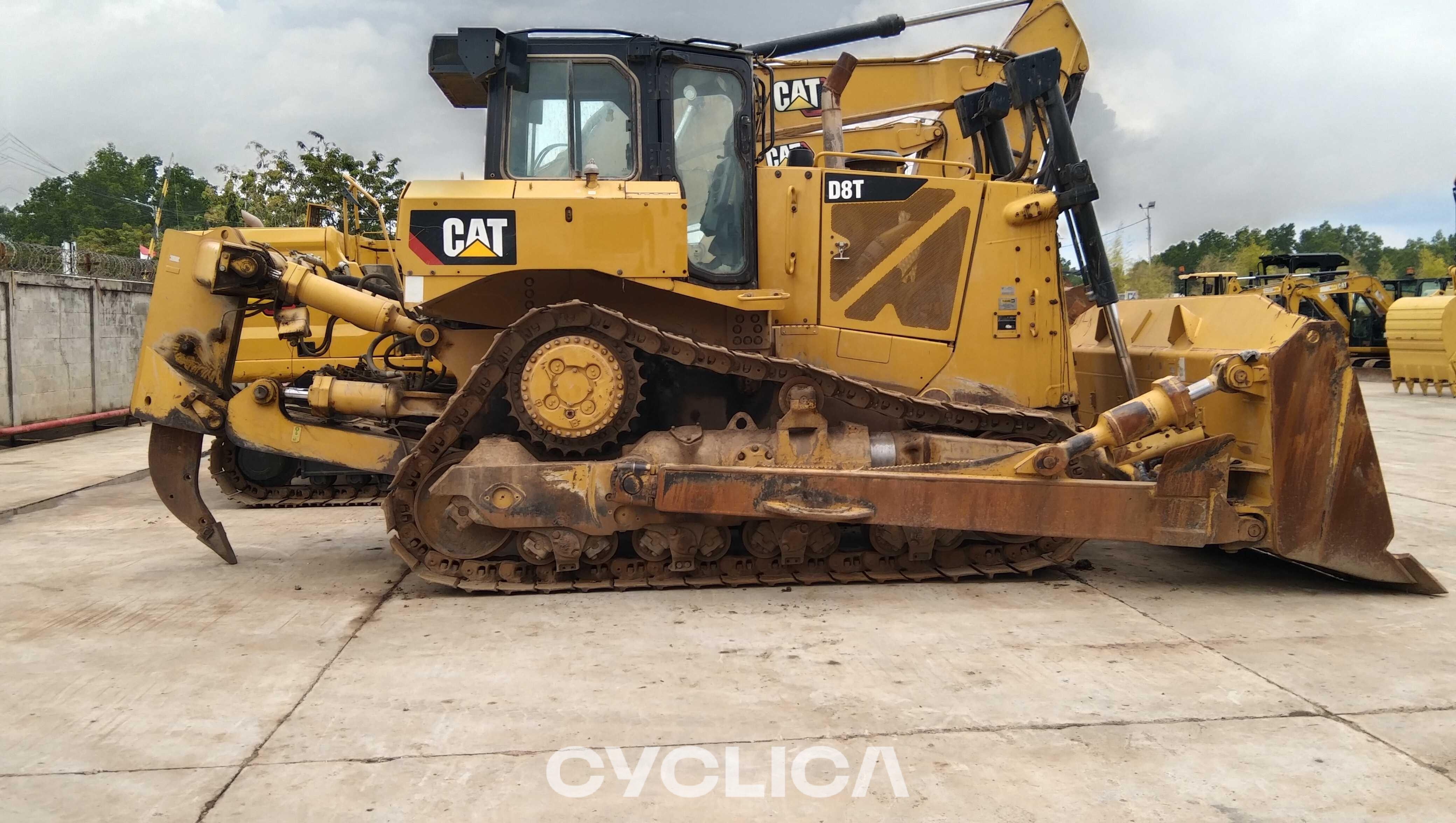 Bulldozers and crawler tractors  D8T JJ501186 - 3