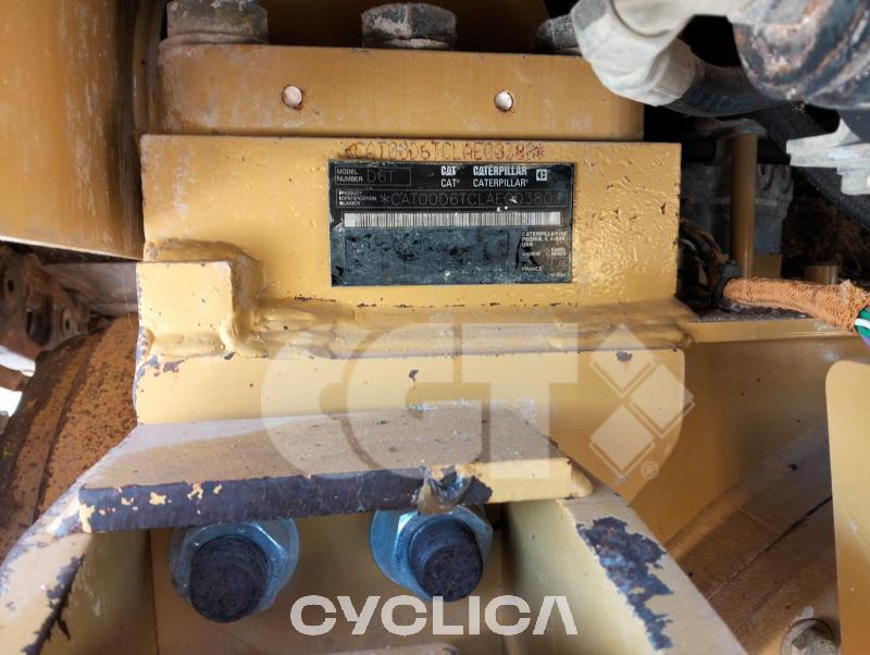 Buldozere dhe Traktorë me zinxhirë  D6T LAE00380 - 9