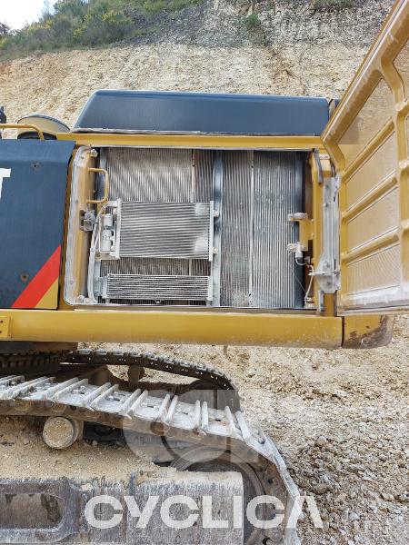 Eskavatorë me Zinxhirë  352F KBP00### - 5