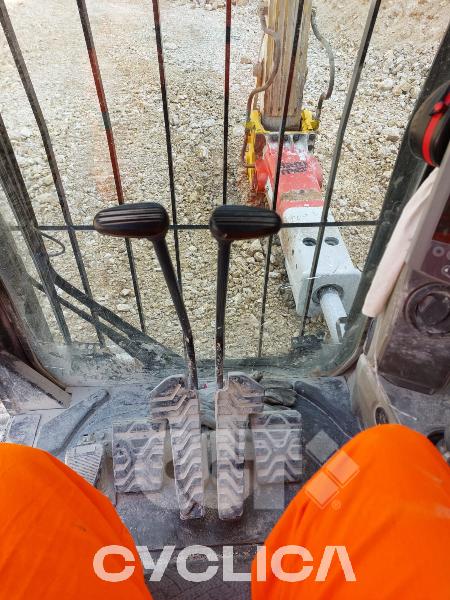 Eskavatorë me Zinxhirë  352F KBP00### - 9