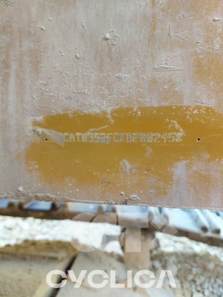 Eskavatorë me Zinxhirë  352F KBP00### - 11