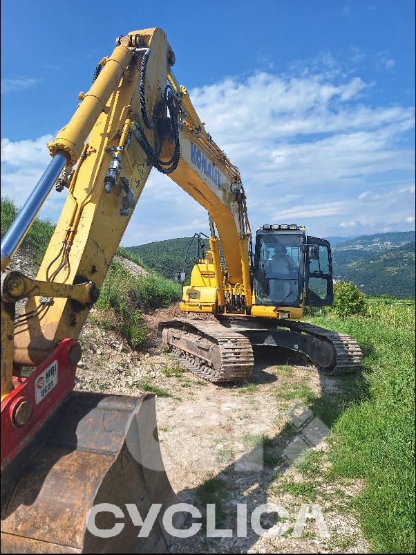 Ровокопачи-гасеничари  HB215 2152### - 2