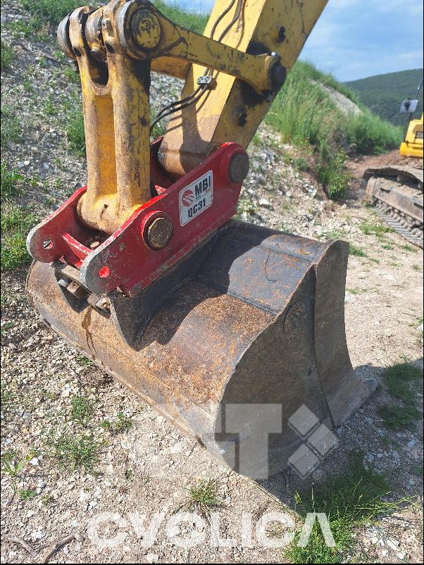 Ровокопачи-гасеничари  HB215 2152### - 5