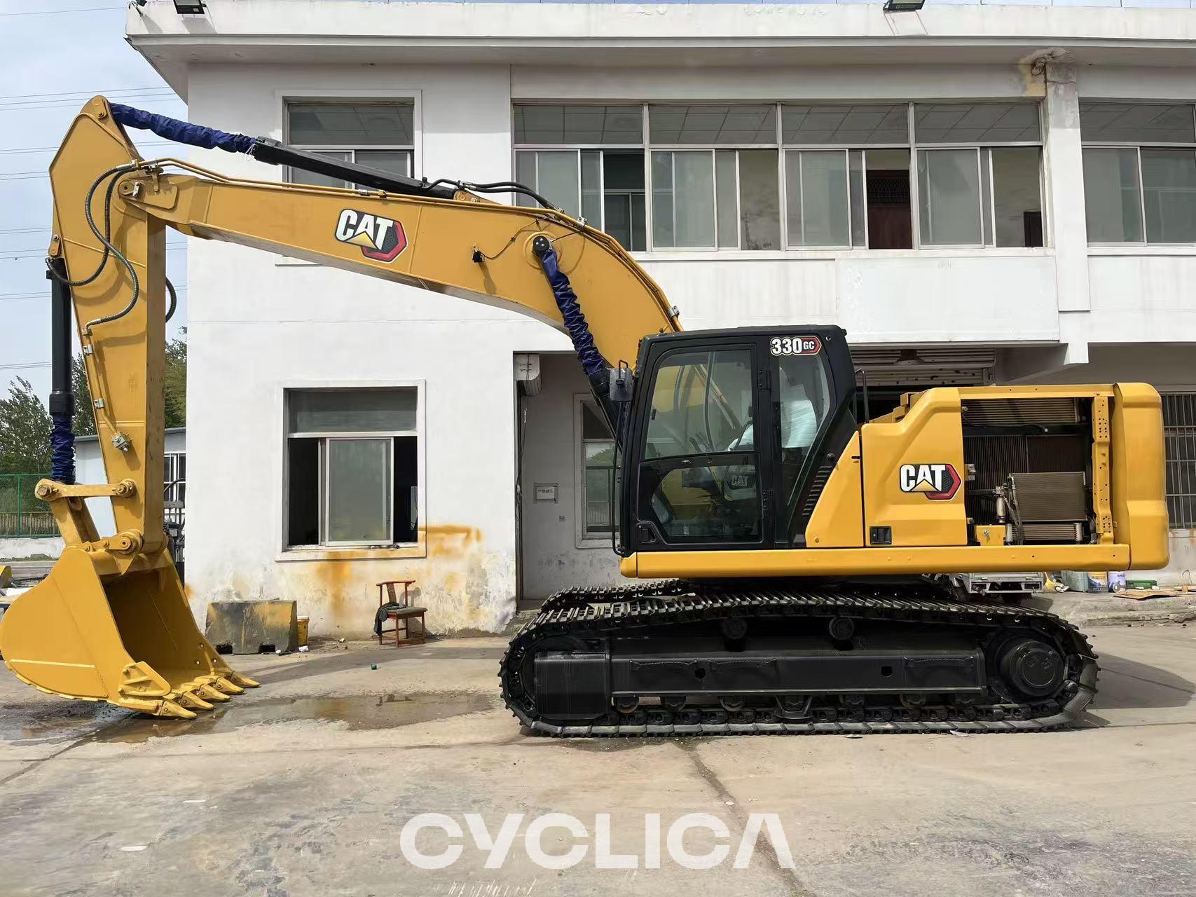 Bageri guseničari  330GC FEK10120 - 1