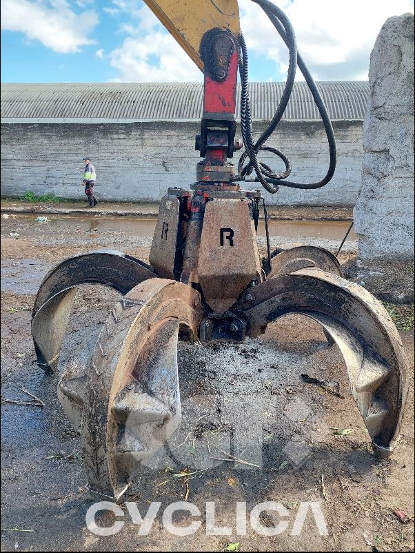 Pelles sur pneus  MH3026 FB900### - 3