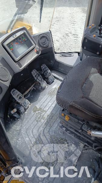 Chargeuses sur pneus  966M MD700407 - 12