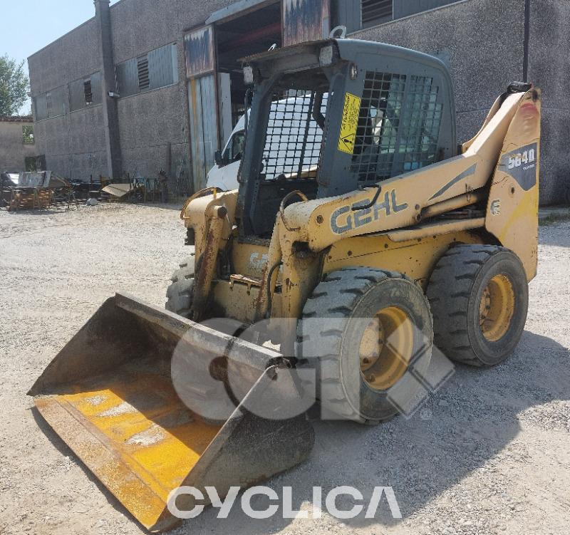 Повеќетеренски мини натоварувачи  SL5640 J00511575 - 5