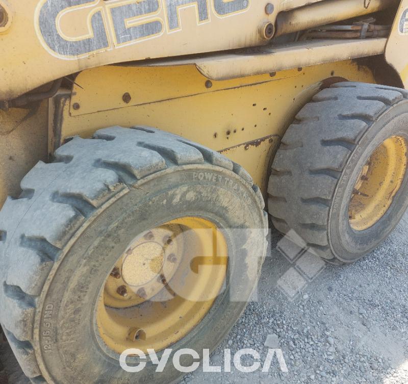 Повеќетеренски мини натоварувачи  SL5640 J00511575 - 9