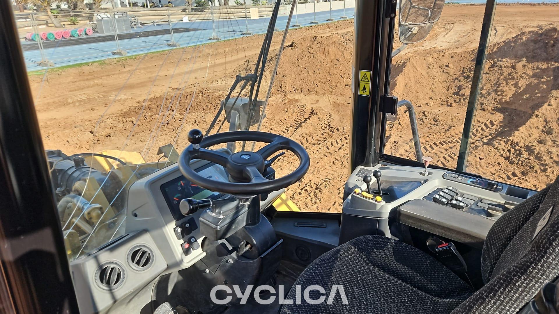 Натоварувачи на тркала  950GC M5T01448 - 5