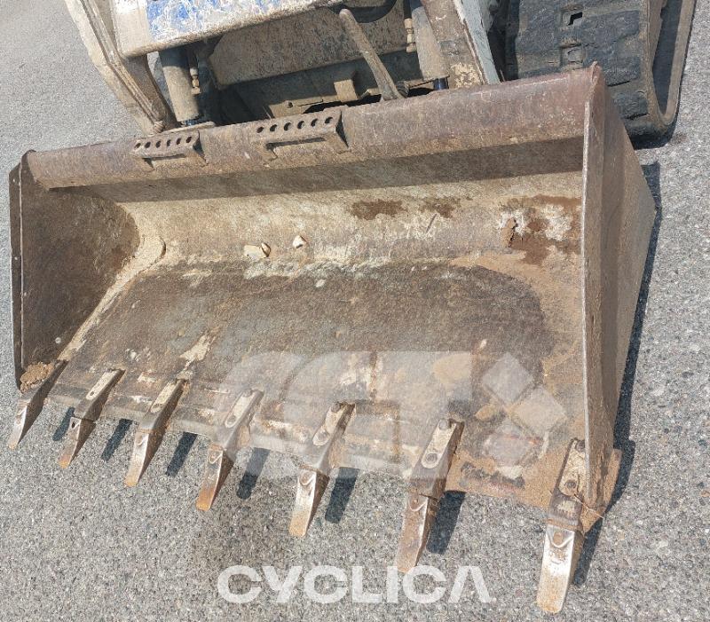 Повеќетеренски мини натоварувачи  T190 531711195 - 9