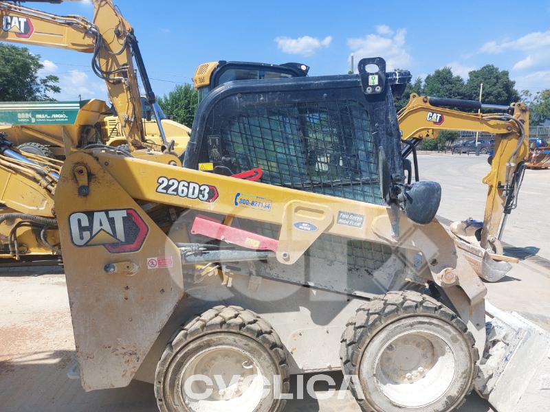 Повеќетеренски мини натоварувачи  226D3 EK502089 - 1