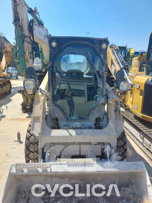 Повеќетеренски мини натоварувачи  226D3 EK502089 - 3