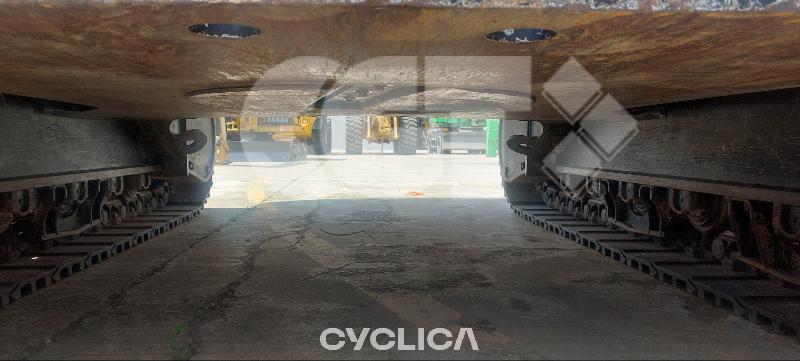 Ровокопачи-гасеничари  330 NG WCH20623 - 5