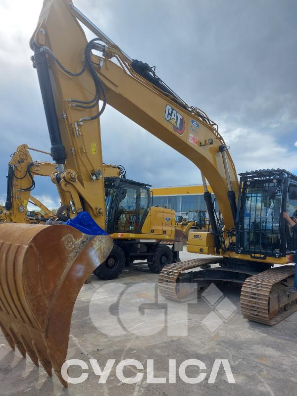 Ровокопачи-гасеничари  320GC LN YTF10047 - 2