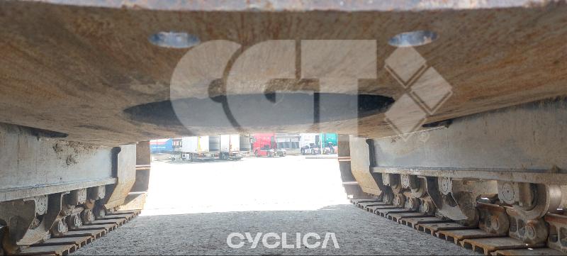 Ровокопачи-гасеничари  320GC LN YTF10051 - 5