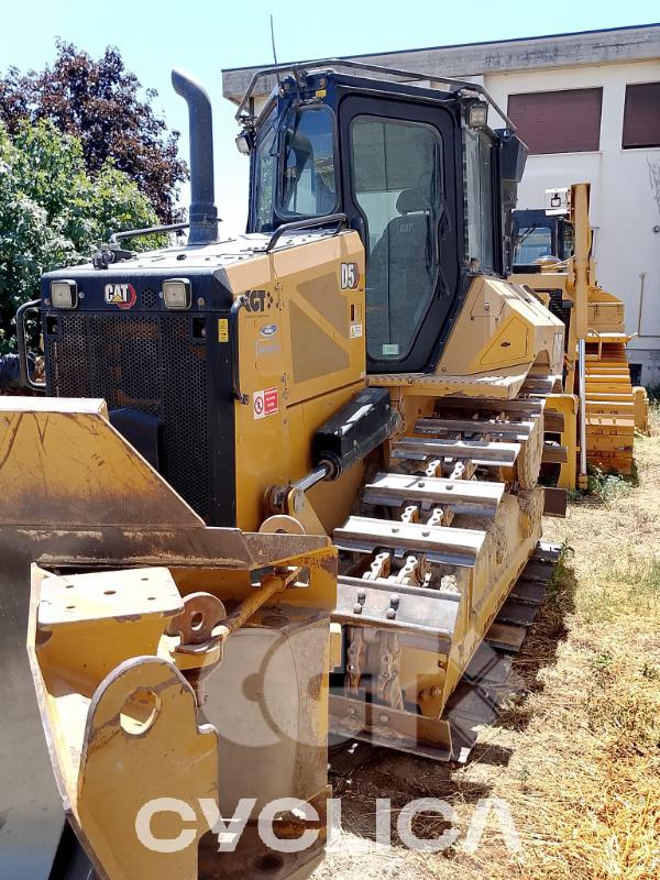 Булдожери и булдожери-гасеничари  D5 HL900302 - 1
