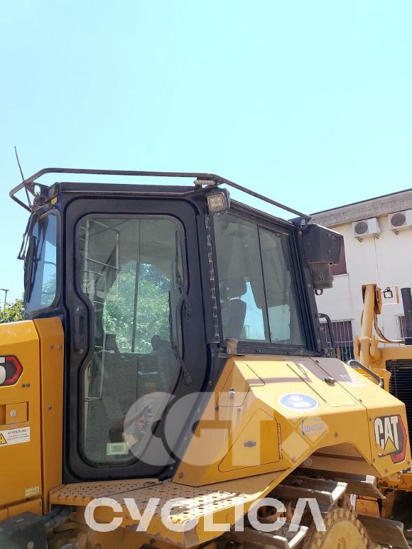 Булдожери и булдожери-гасеничари  D5 HL900302 - 12
