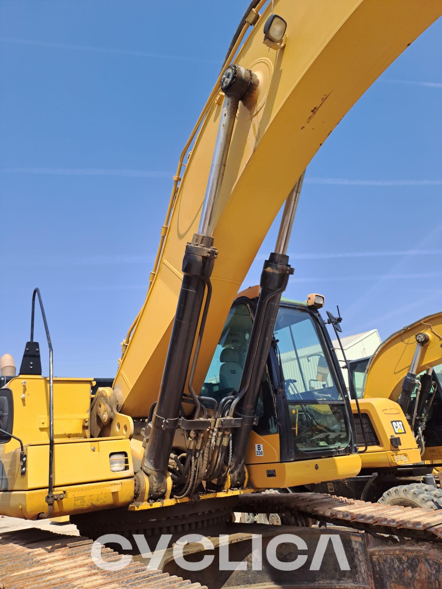 Bageri gusjeničari  345C S5M00301 - 3