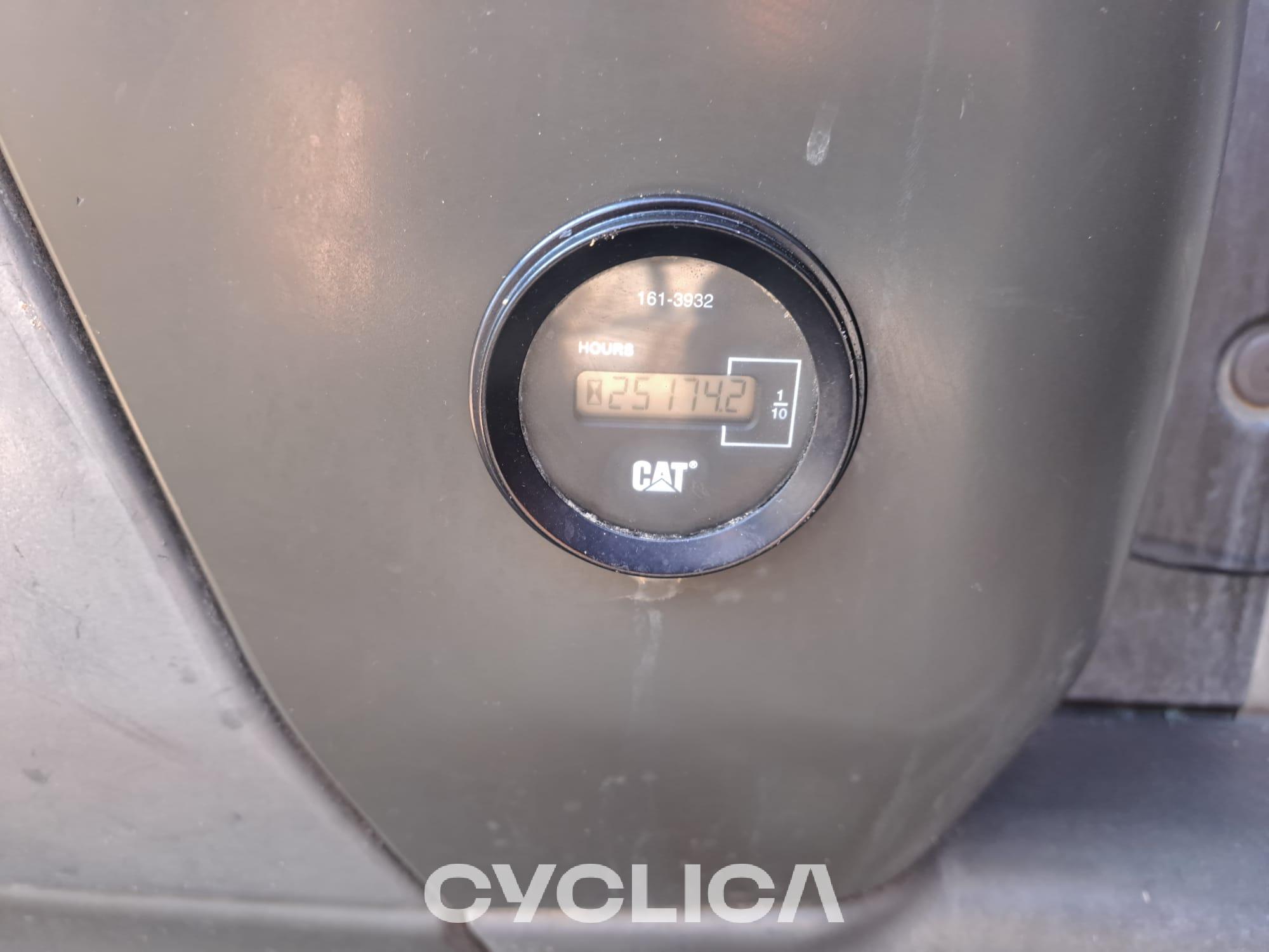 Bageri gusjeničari  345C S5M00301 - 7