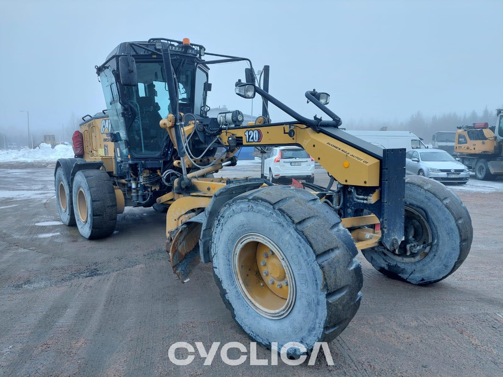 Motor graders  120 Y9C00975 - 3